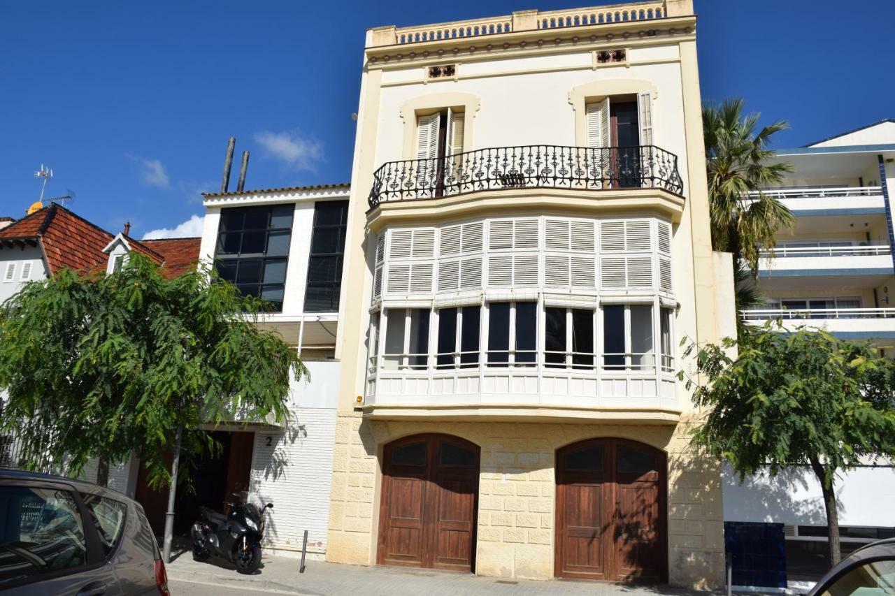 Apartamentos Les Barbes Caldes D'Estrach Exterior photo